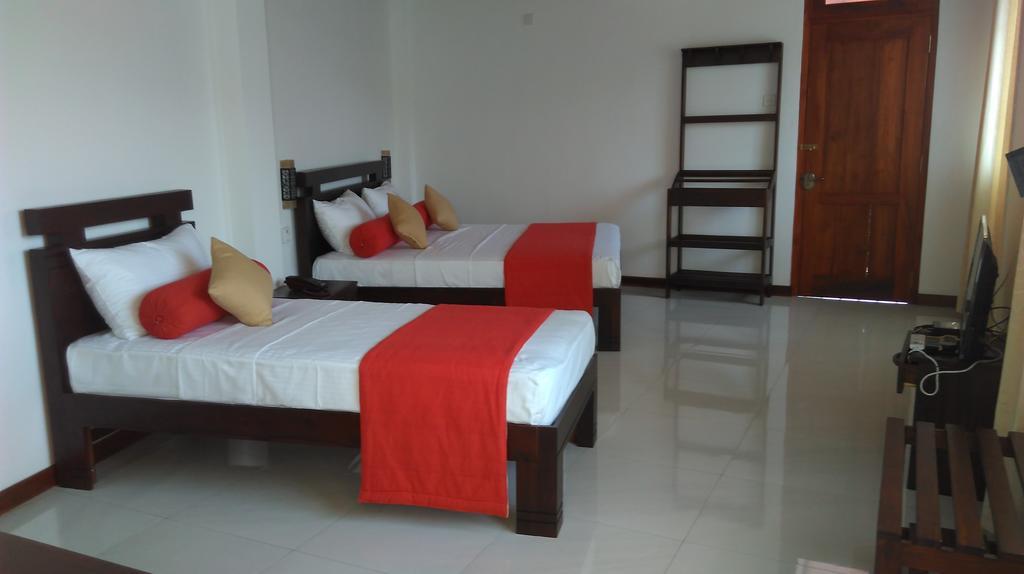 Vin Roma Inn Kandy Exterior photo